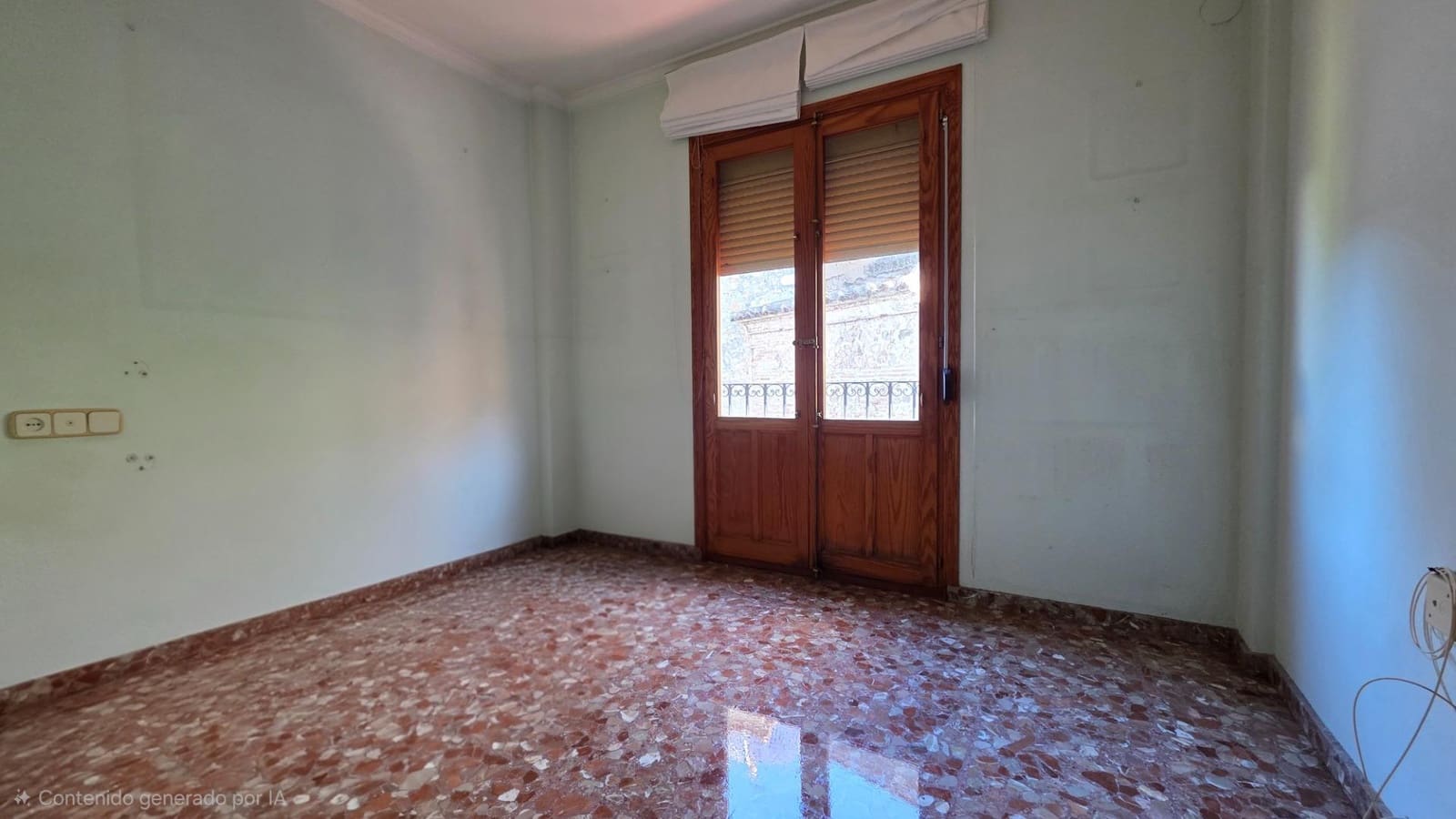 4 bedroom Villa for sale in Oliva with garage - € 195,000 (Ref: 10112054)