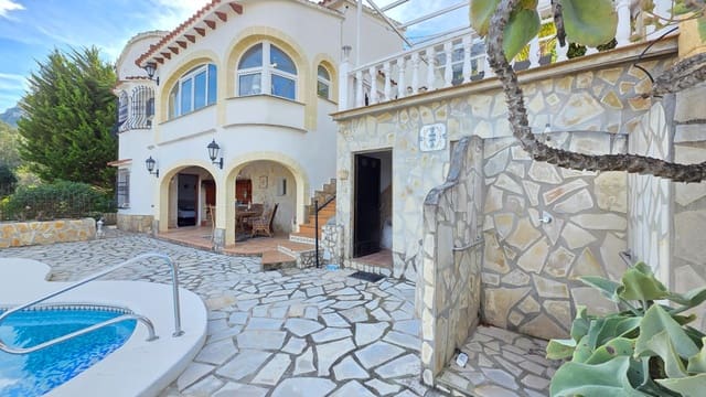 4 Zimmer Villa zu verkaufen in La Pedrera - Vessanes, Dénia mit Pool Garage - 565.000 € (Ref: 10112057)