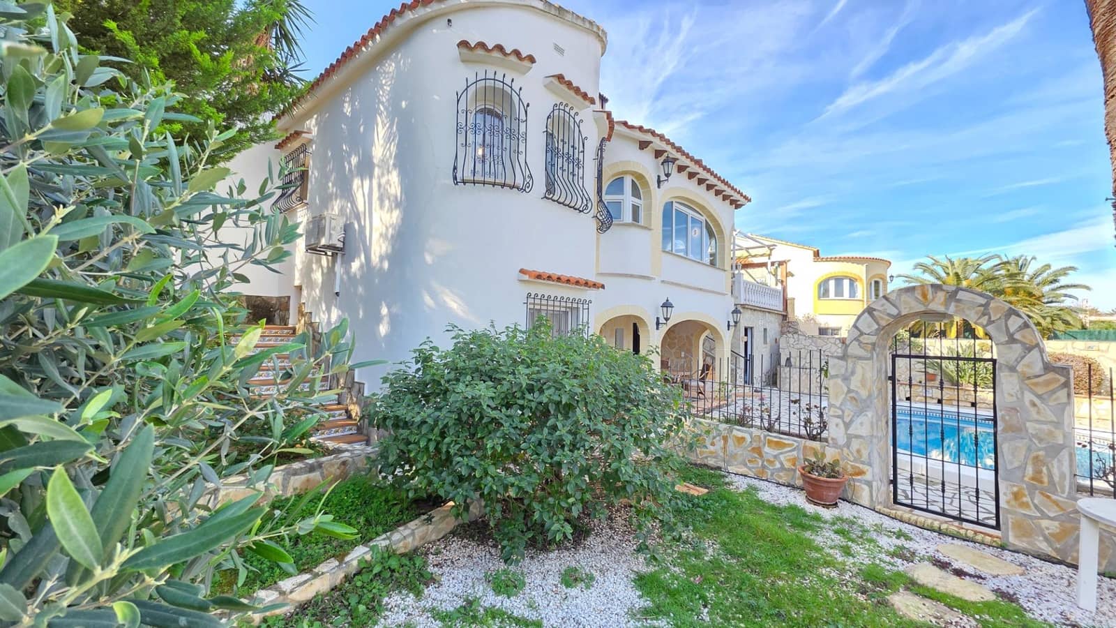 4 Zimmer Villa zu verkaufen in Denia mit Pool Garage - 565.000 € (Ref: 10112057)