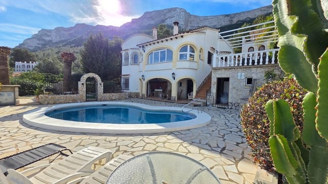 4 Zimmer Villa zu verkaufen in La Pedrera - Vessanes, Dénia mit Pool Garage - 565.000 € (Ref: 10112057)