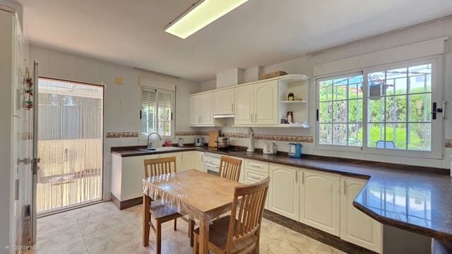 4 slaapkamer Appartement te koop in Gandia met zwembad garage - € 419.000 (Ref: 10112062)