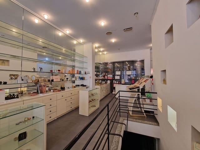 Entreprise à vendre à Gandia avec garage - 199 000 € (Ref: 8096786)