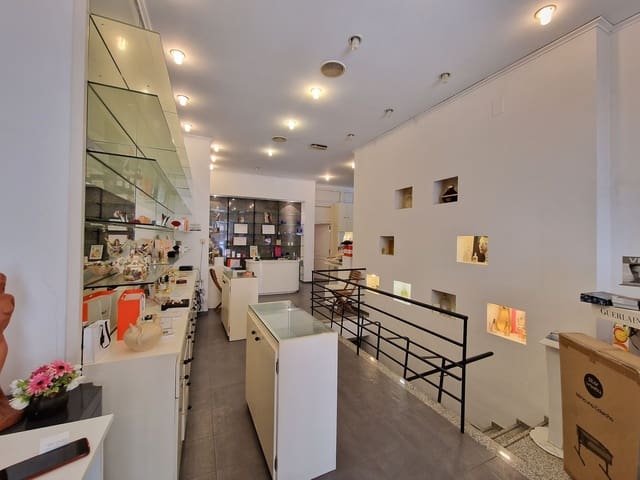 Entreprise à vendre à Gandia avec garage - 199 000 € (Ref: 8096786)