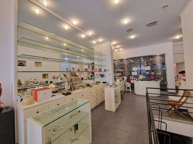 Entreprise à vendre à Gandia avec garage - 199 000 € (Ref: 8096786)