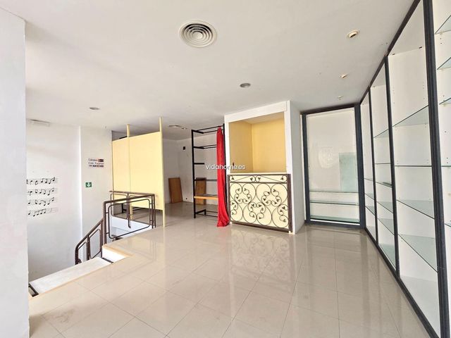 Entreprise à louer à Gandia - 1 400 € (Ref: 8333332)