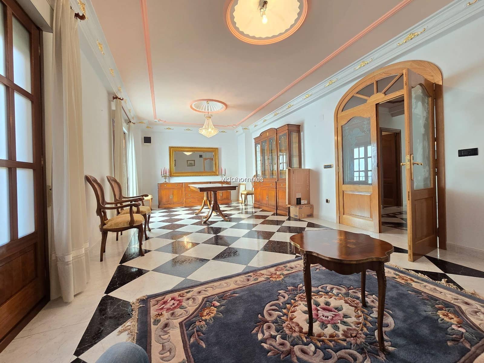 7 bedroom Villa for sale in Oliva with garage - € 285,000 (Ref: 8651985)