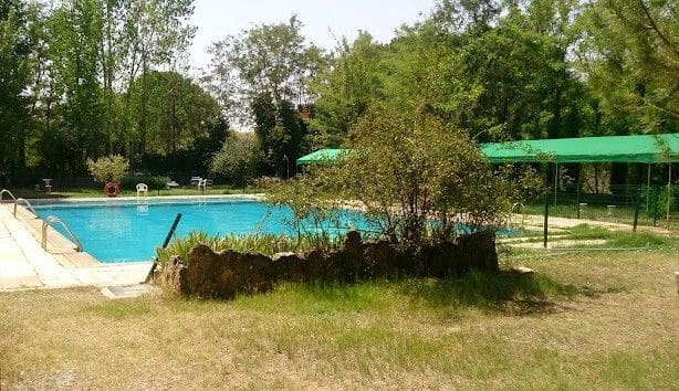 97 makuuhuone Hotelli myytävänä paikassa Olmedilla de Alarcón mukana uima-altaan 
autotalli - 1 400 000 € (Ref: 8788990)