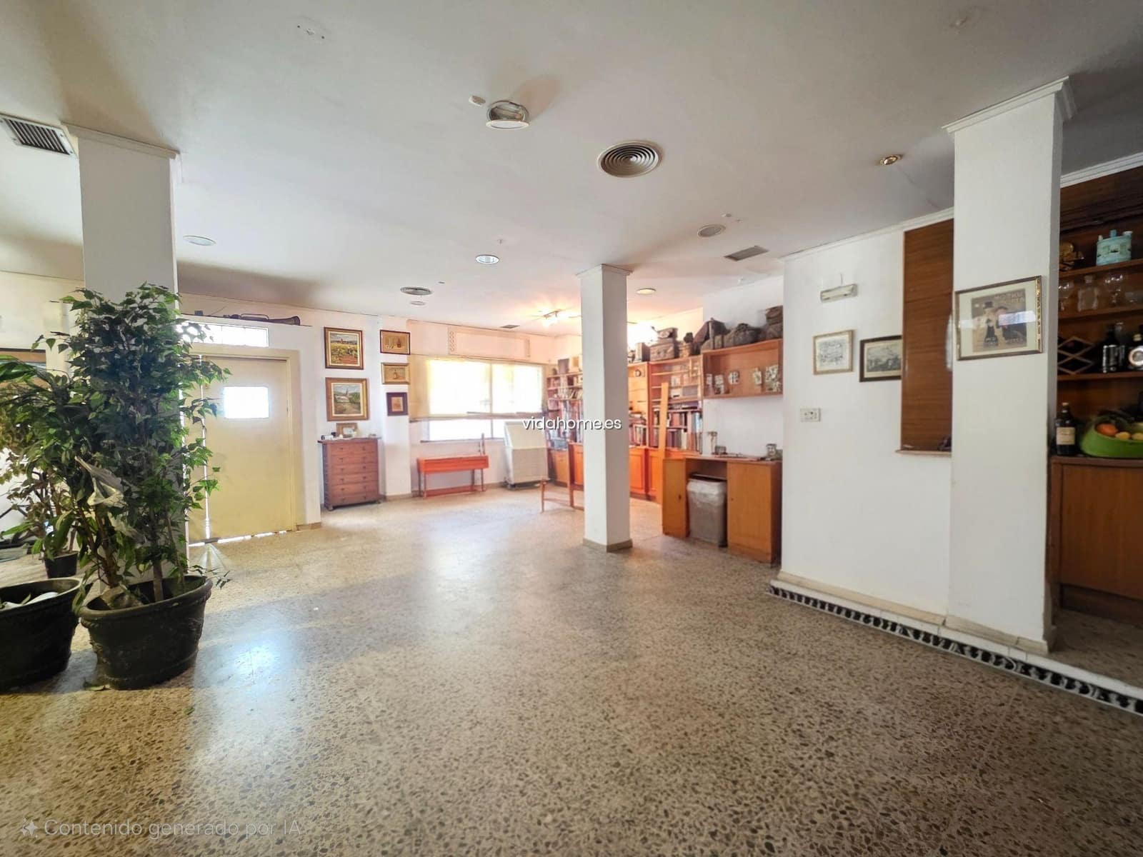 Business for sale in Gandia - € 320,000 (Ref: 9073135)