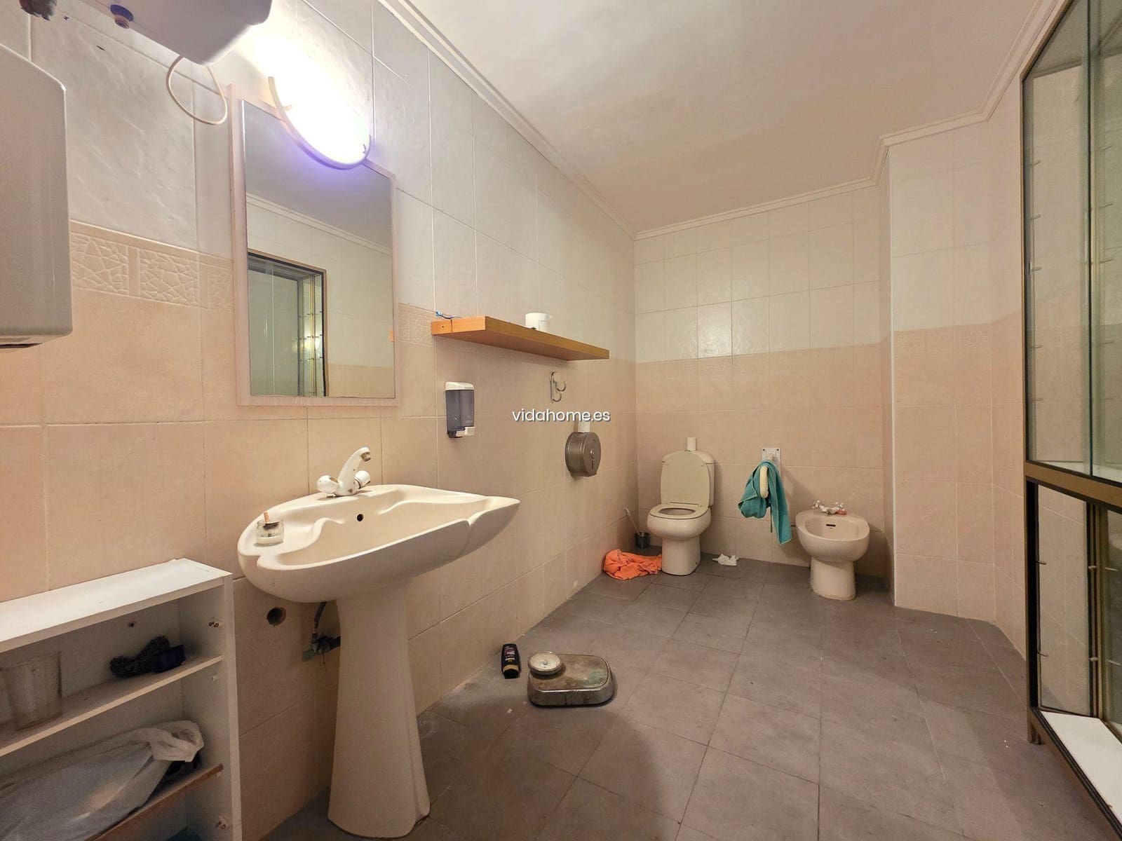 Business for sale in Gandia - € 320,000 (Ref: 9073135)