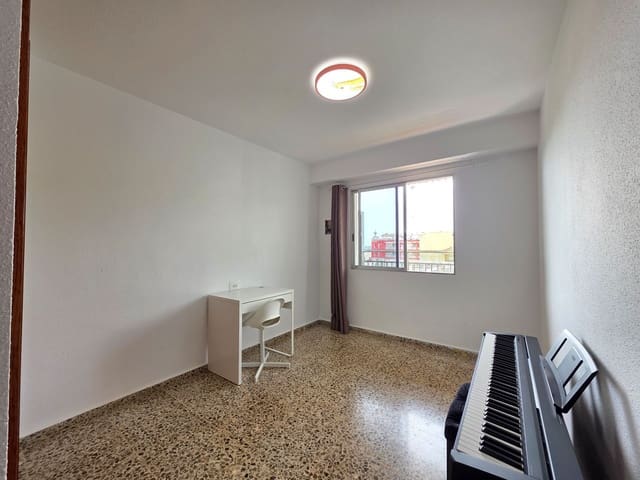 4 bedroom Flat for sale in Miramar - € 139,000 (Ref: 9126517)