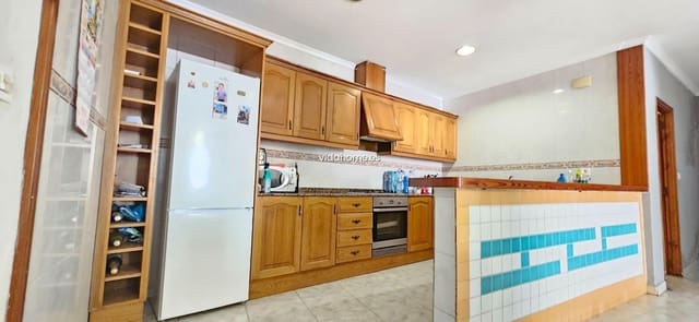 4 makuuhuone Omakotitalo myytävänä paikassa Oliva - 195 000 € (Ref: 9178193)