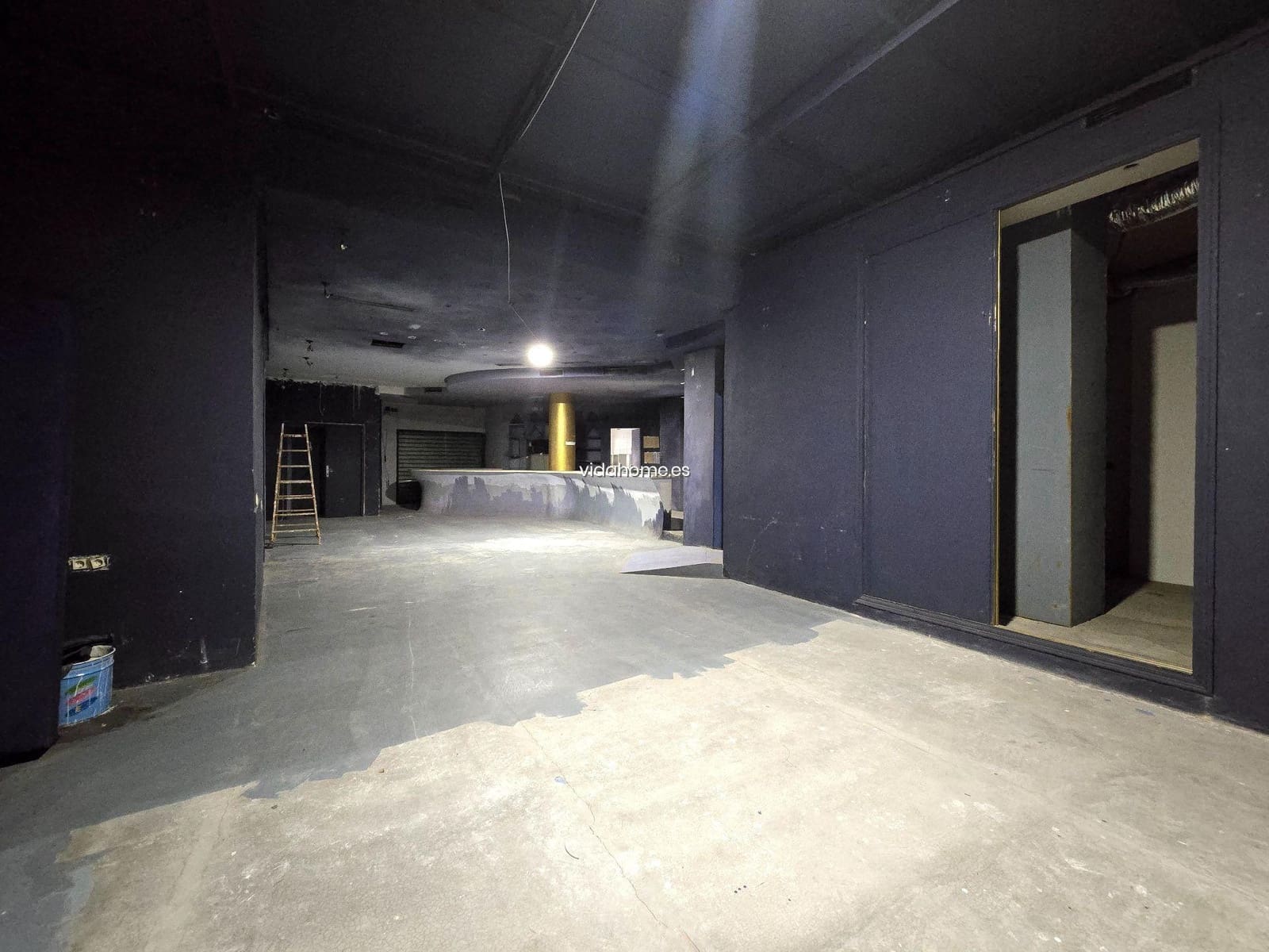 Kommersiell til salgs i Albacete by - € 1 400 000 (Ref: 9178214)