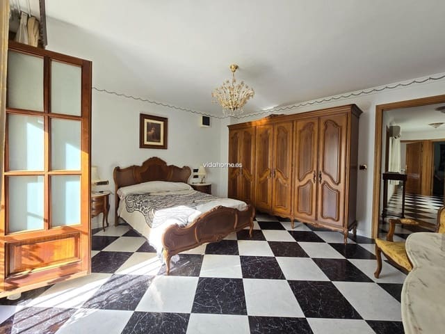 7 slaapkamer Villa te koop in Oliva met garage - € 285.000 (Ref: 9178216)