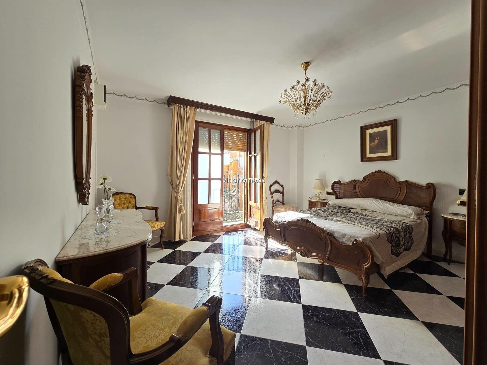 7 slaapkamer Villa te koop in Oliva met garage - € 285.000 (Ref: 9178216)