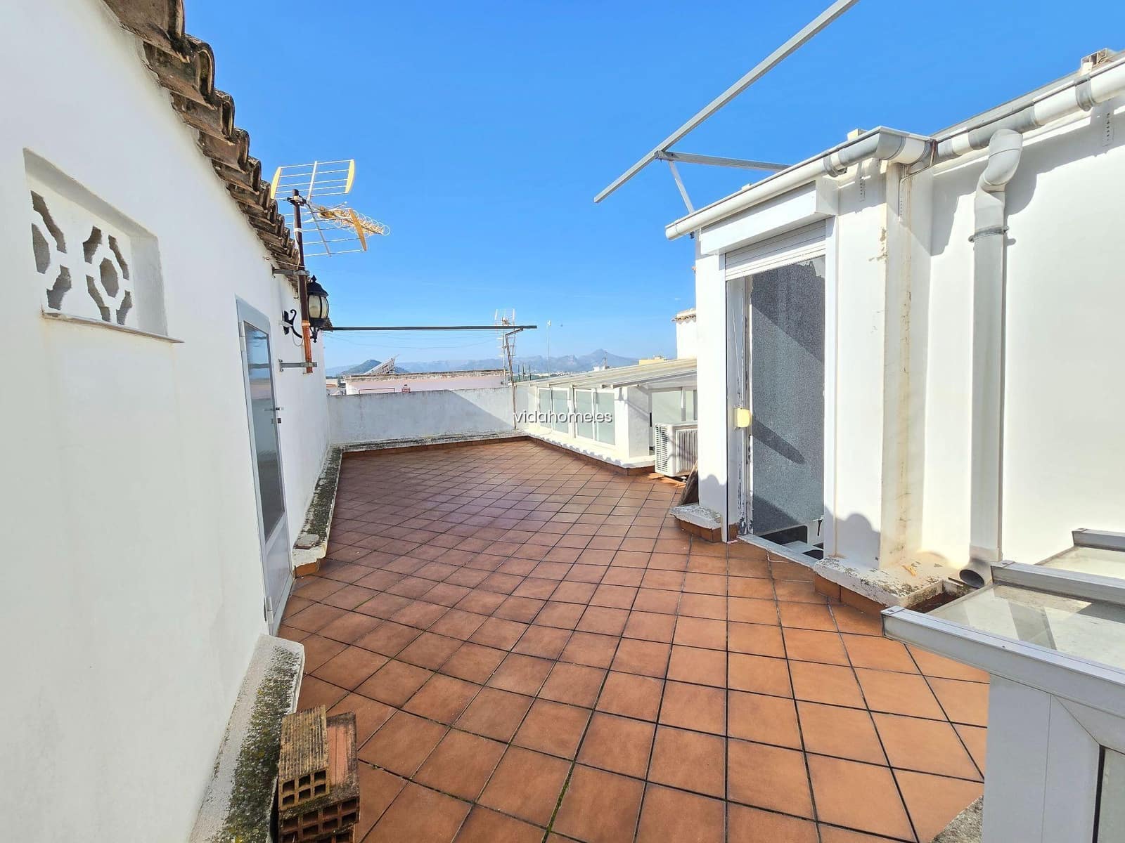 7 slaapkamer Villa te koop in Oliva met garage - € 285.000 (Ref: 9178216)