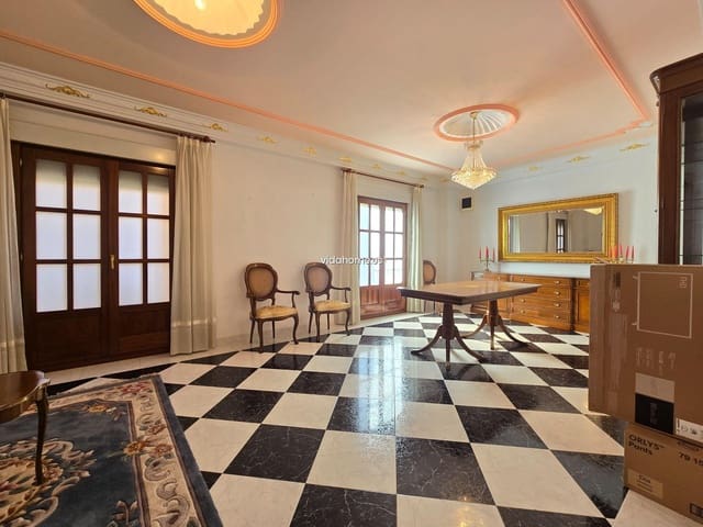 7 slaapkamer Villa te koop in Oliva met garage - € 285.000 (Ref: 9178216)