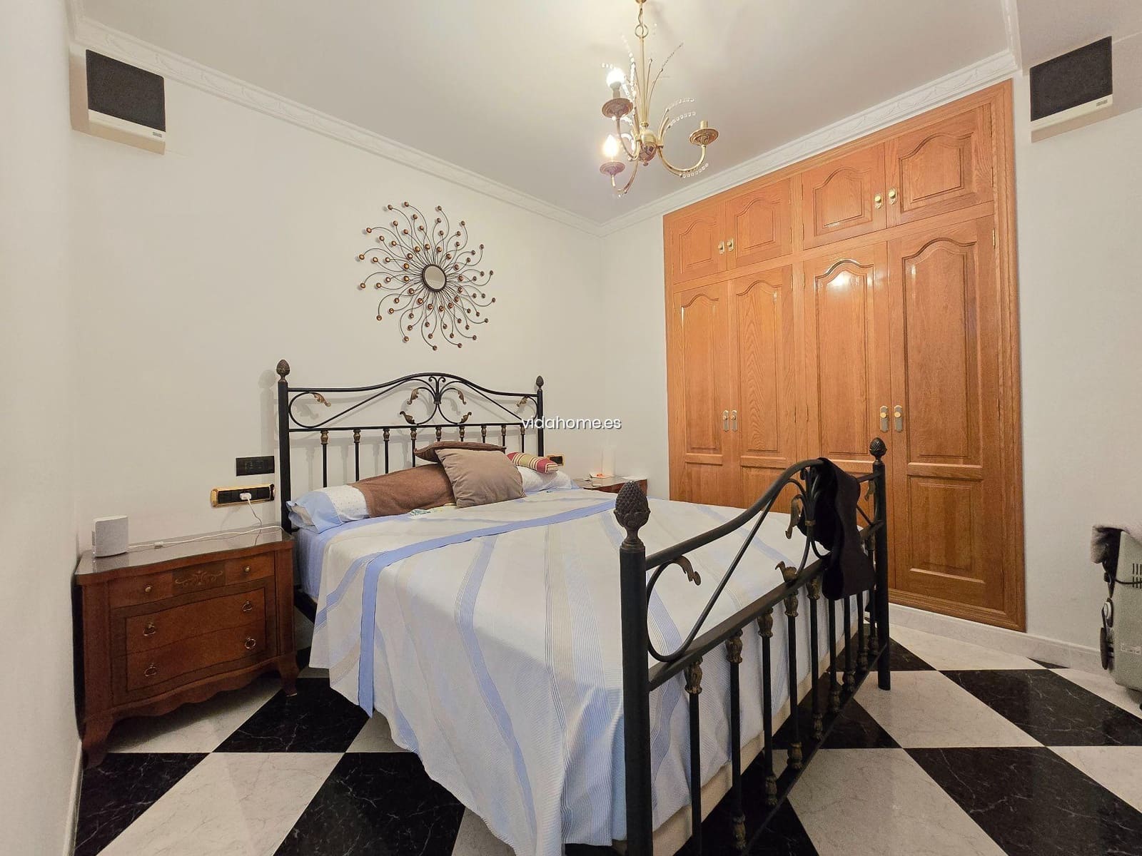 7 slaapkamer Villa te koop in Oliva met garage - € 285.000 (Ref: 9178216)