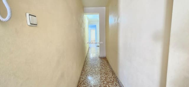 4 makuuhuone Asunto myytävänä paikassa Oliva - 95 000 € (Ref: 9178227)