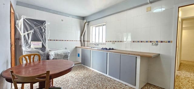 4 makuuhuone Asunto myytävänä paikassa Oliva - 95 000 € (Ref: 9178227)