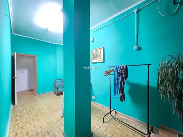 Commercial for sale in Gandia - € 320,000 (Ref: 9178235)