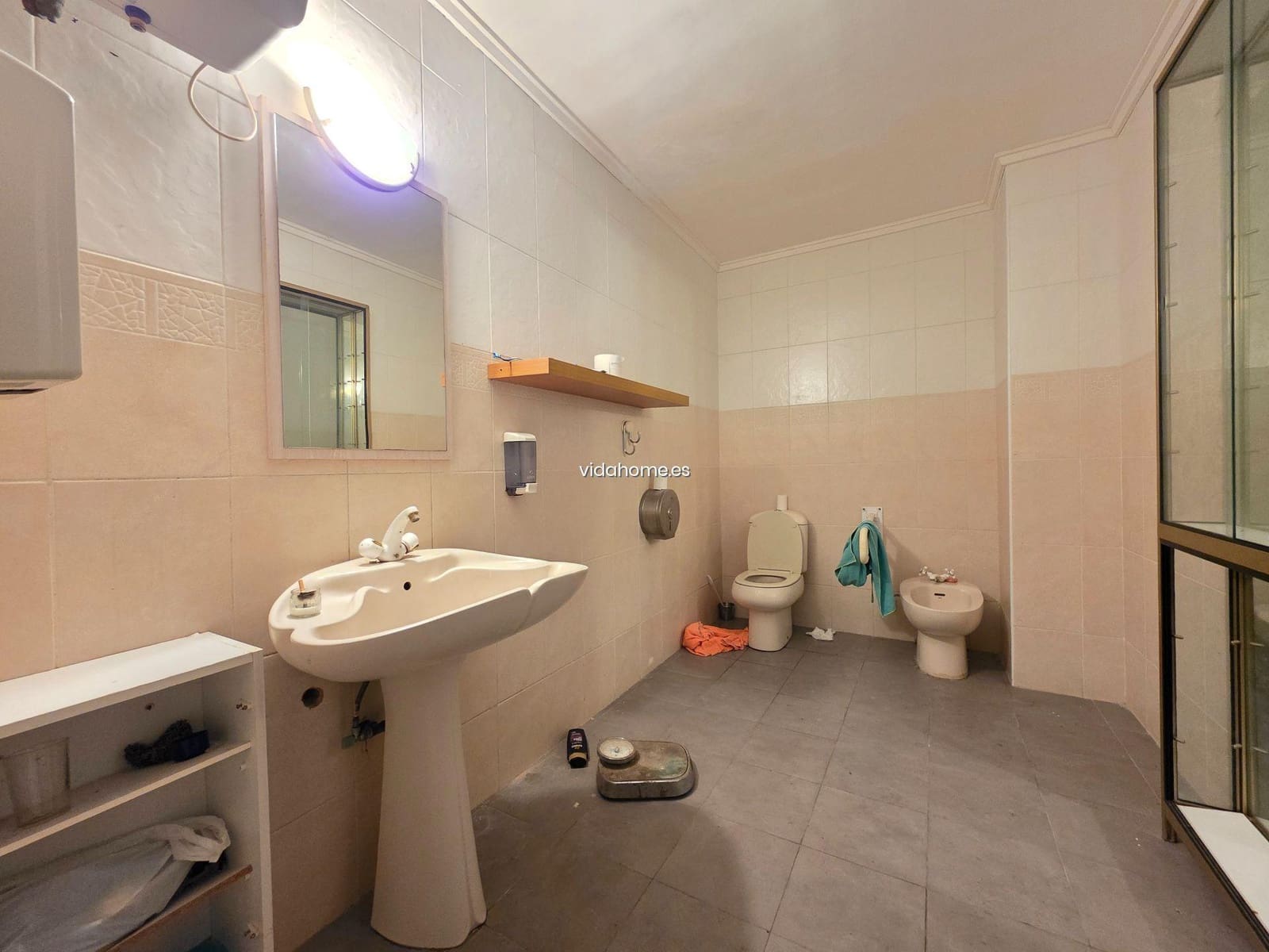 Commercial for sale in Gandia - € 320,000 (Ref: 9178235)