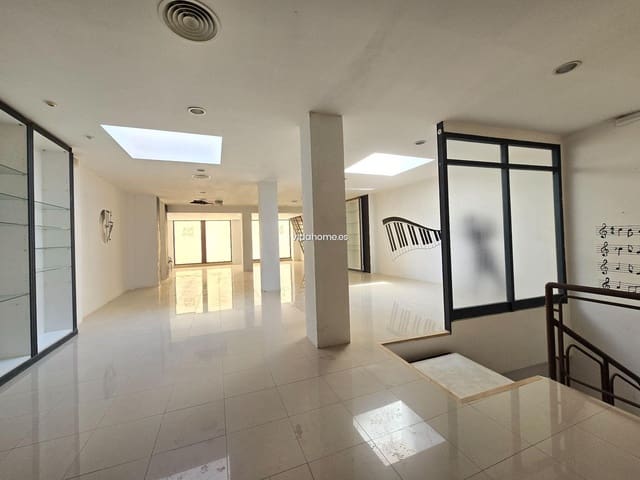 Erhverv til leje i Gandia - € 1.400 (Ref: 9178245)