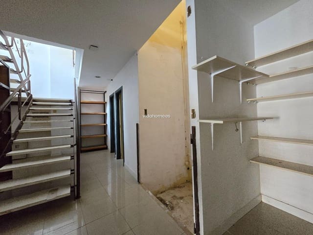 Erhverv til leje i Gandia - € 1.400 (Ref: 9178245)