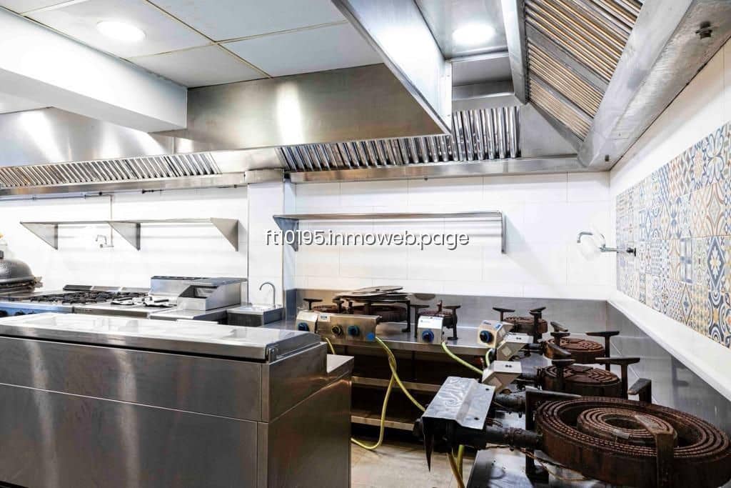 Erhverv til salg i Gandia - € 1.600.000 (Ref: 9178248)