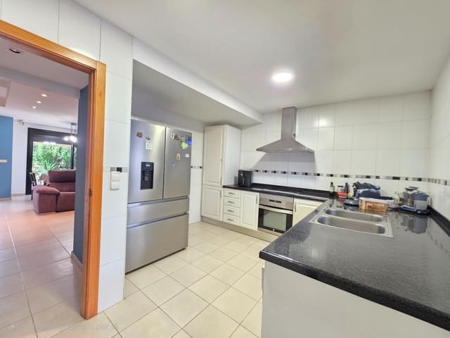 4 sovrum Radhus till salu i Xeresa med garage - 233 500 € (Ref: 9193756)