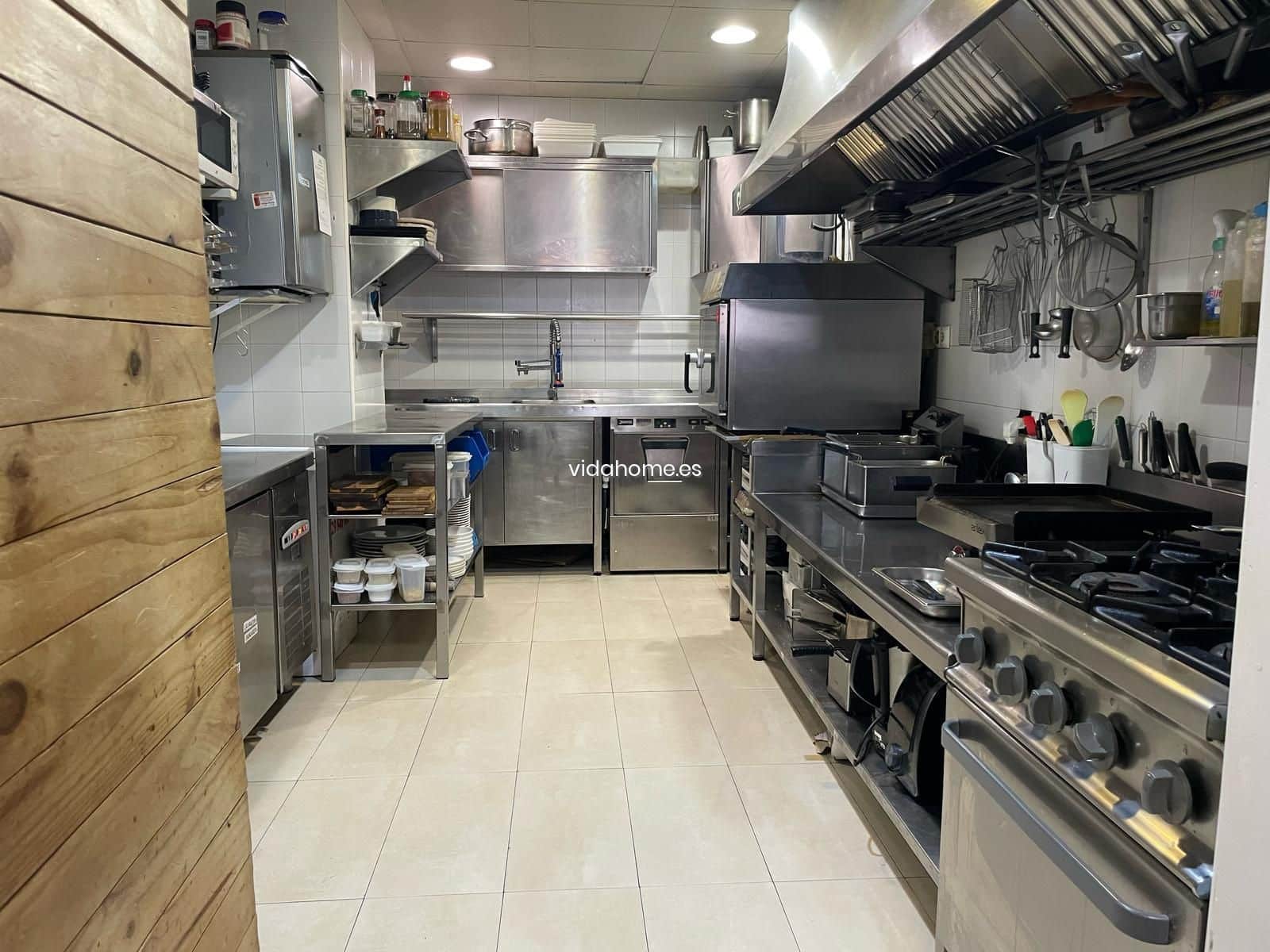 Kaupallinen myytävänä paikassa Gandia - 49 000 € (Ref: 9215377)