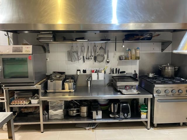 Commercial for sale in Gandia - € 49,000 (Ref: 9215377)