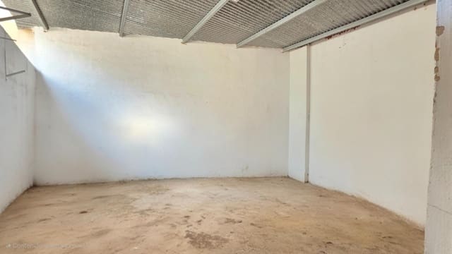 Commercial for sale in Gandia - € 159,000 (Ref: 9252399)