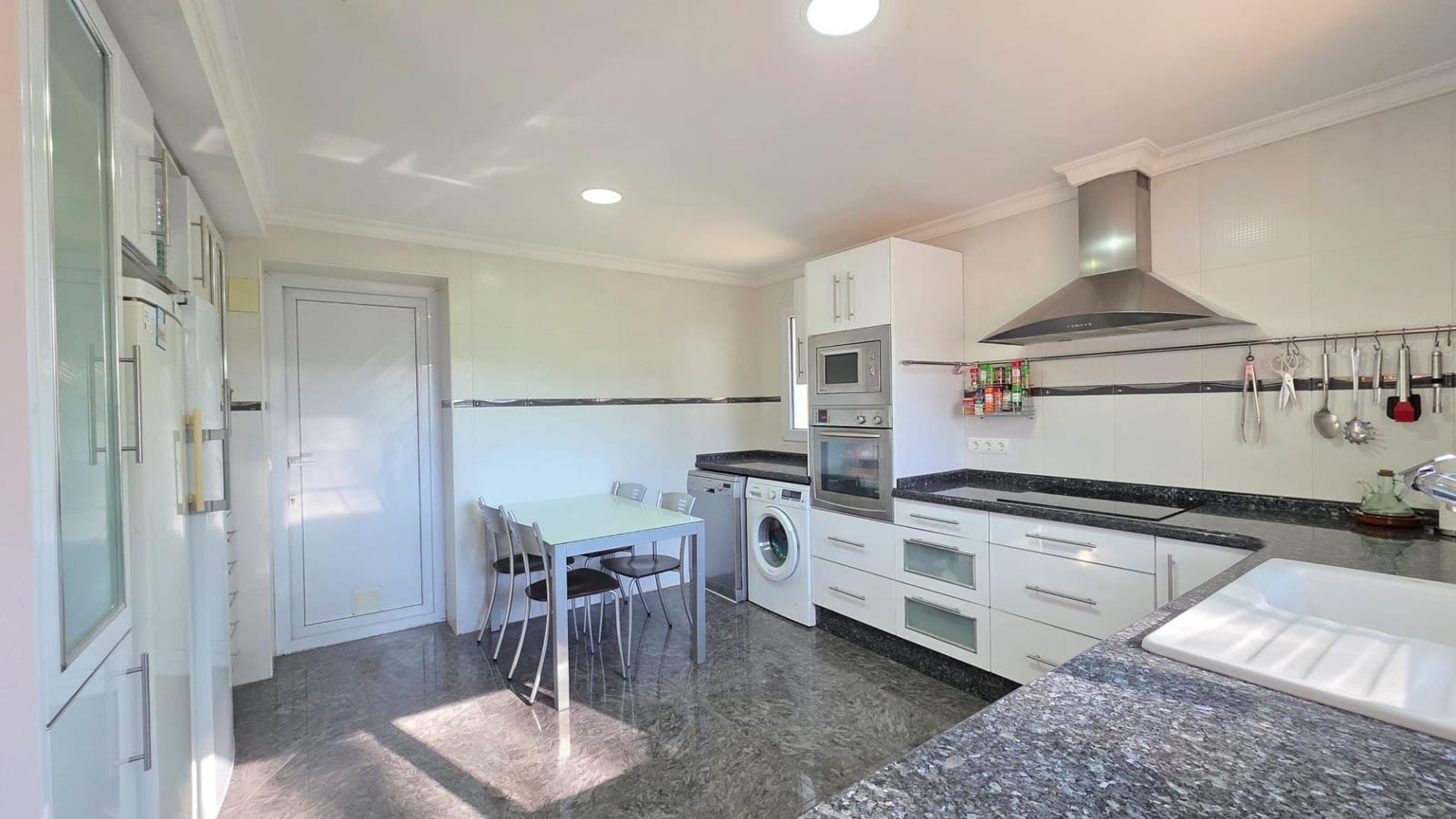 4 slaapkamer Villa te koop in Palma de Gandia met zwembad - € 339.000 (Ref: 9403341)