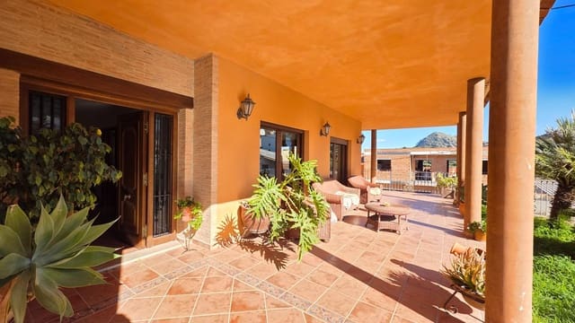 4 bedroom Villa for sale in Terrateig with garage - € 319,000 (Ref: 9403342)