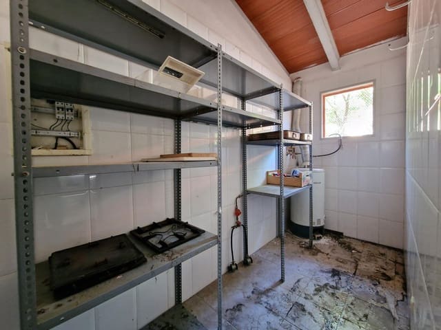 7 bedroom Villa for sale in Villalonga - € 390,000 (Ref: 9407828)