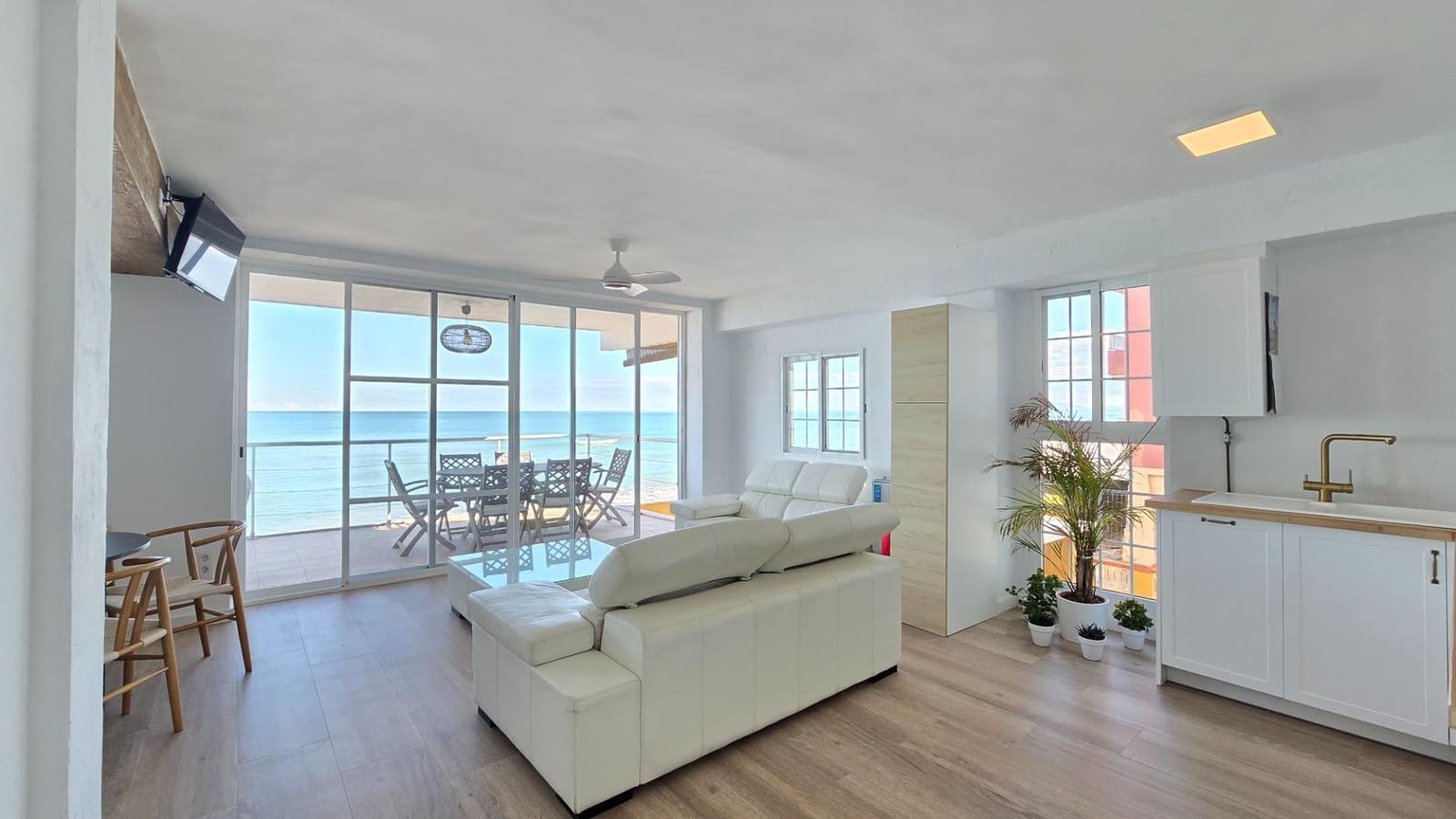 2 bedroom Apartment for sale in Tavernes de la Valldigna - € 257,000 (Ref: 9410944)