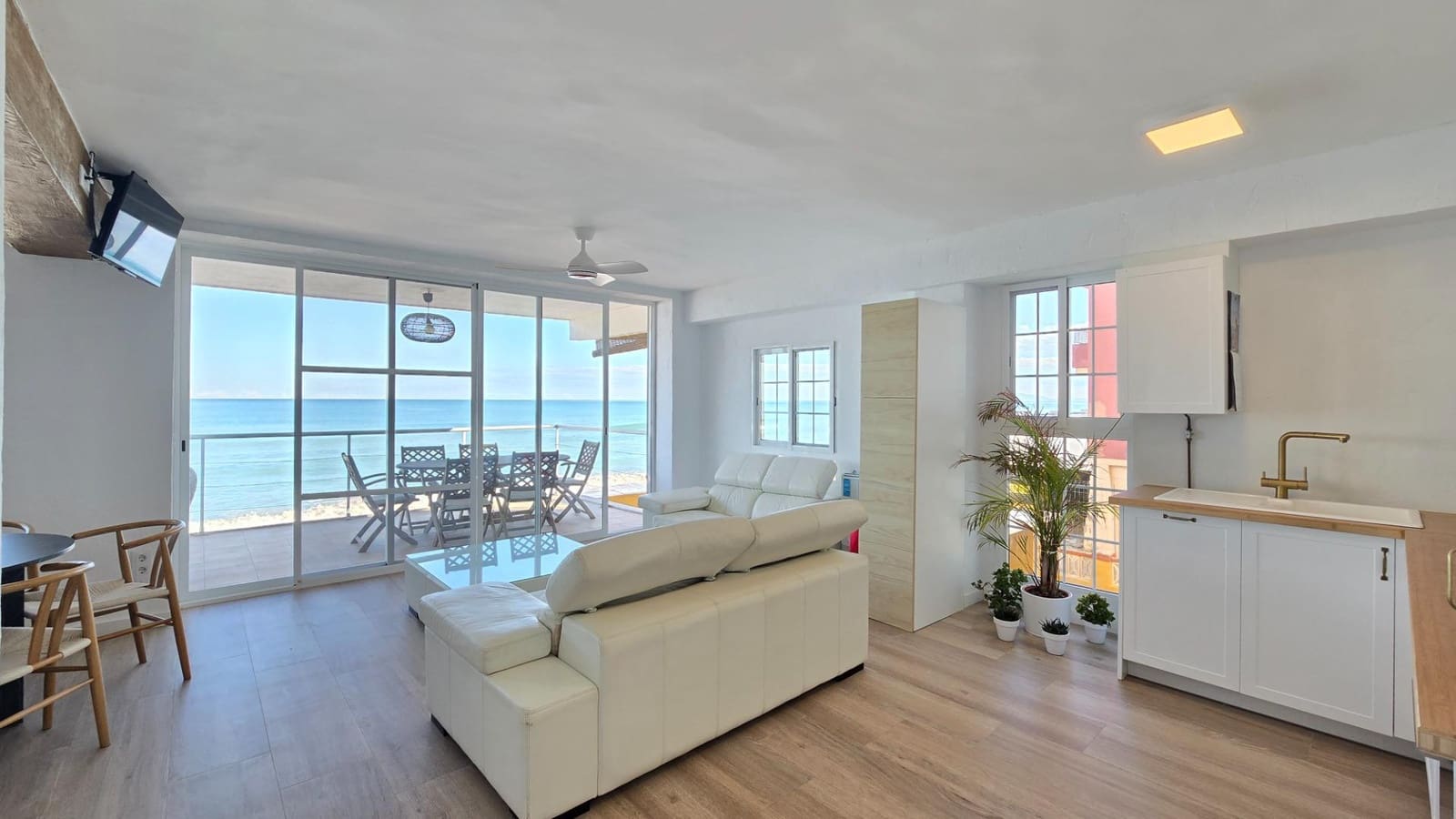 2 bedroom Apartment for sale in Tavernes de la Valldigna - € 257,000 (Ref: 9410944)