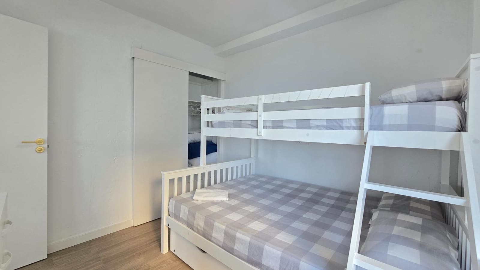 2 bedroom Apartment for sale in Tavernes de la Valldigna - € 257,000 (Ref: 9410944)