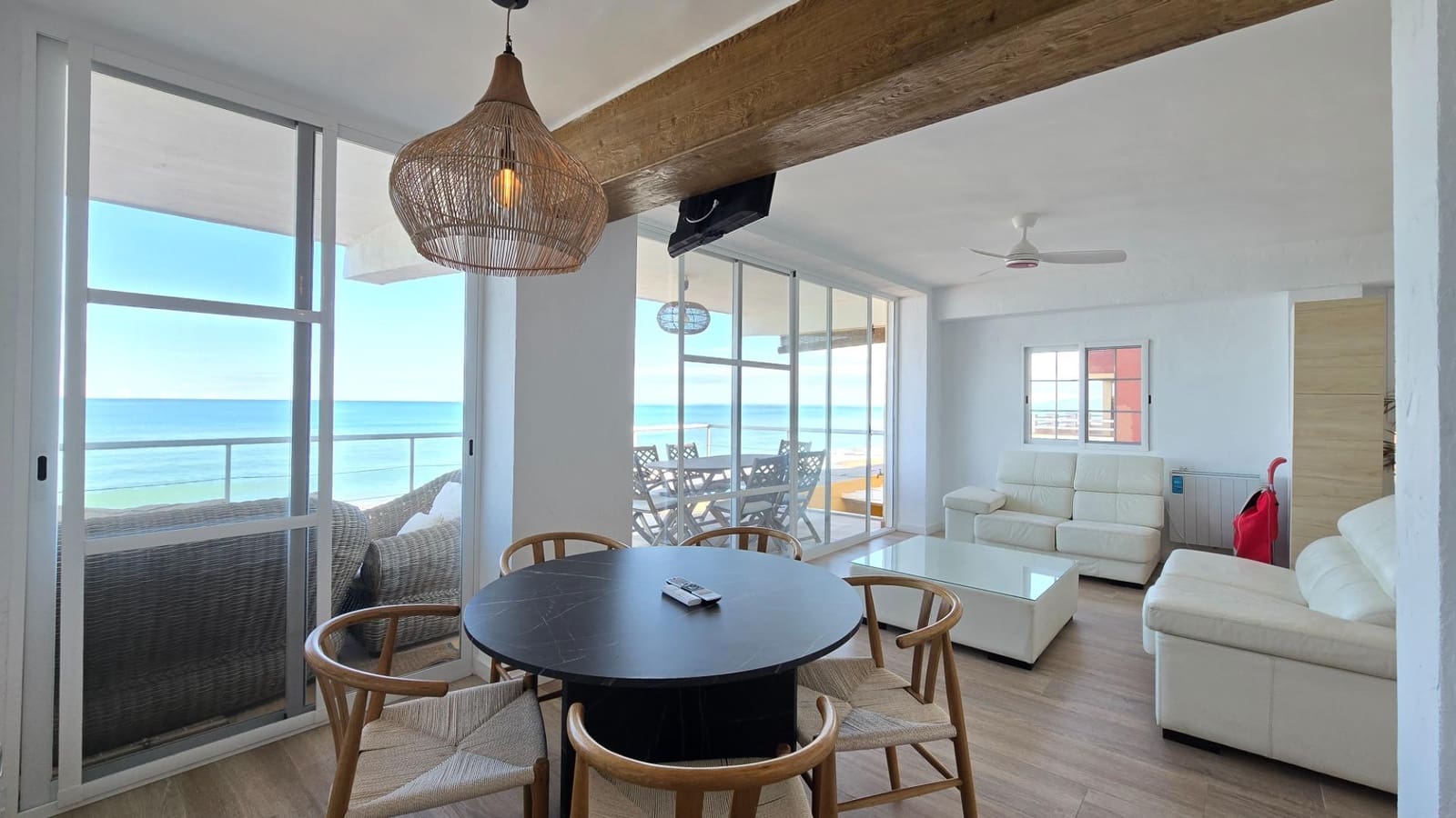 2 bedroom Apartment for sale in Tavernes de la Valldigna - € 257,000 (Ref: 9410944)