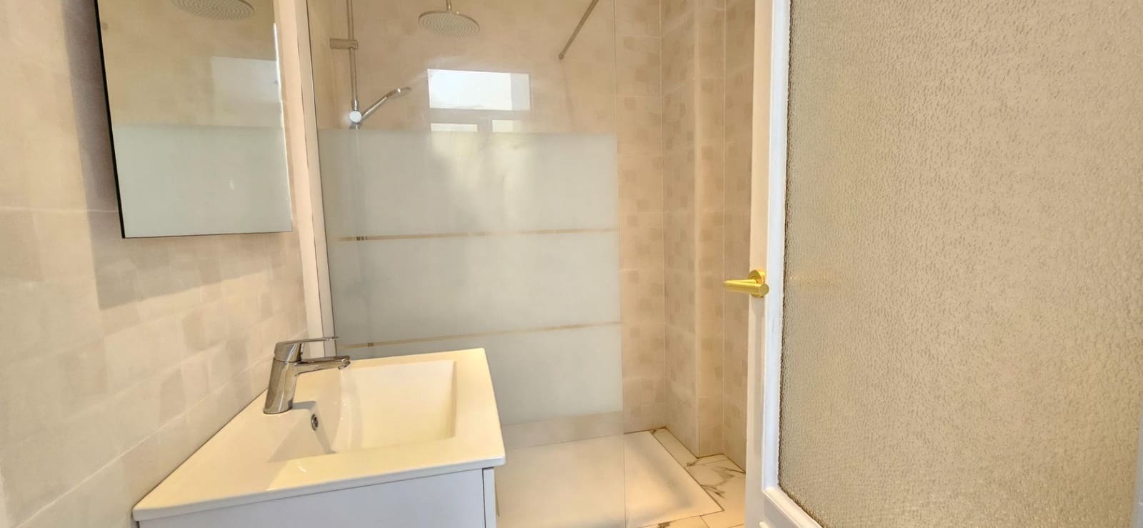 3 makuuhuone Asunto myytävänä paikassa Oliva - 125 000 € (Ref: 9446298)