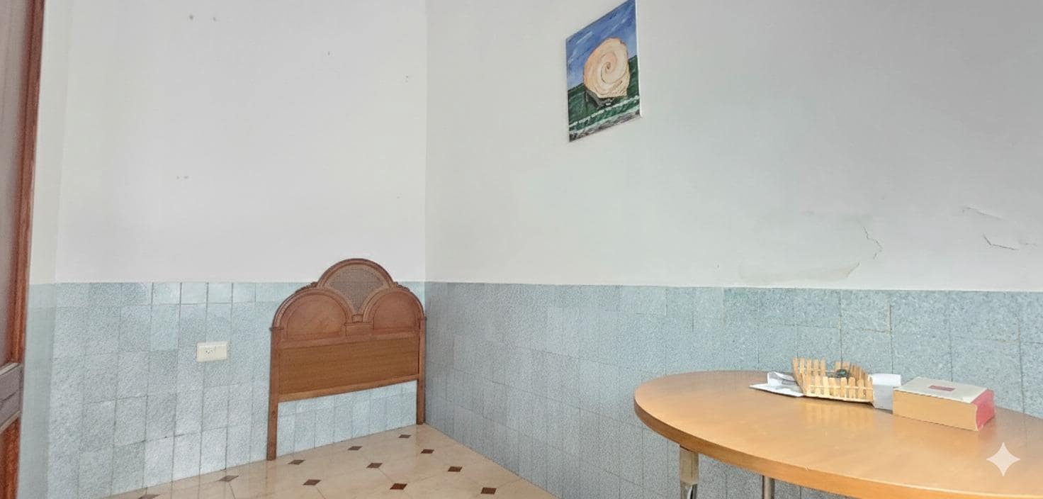 4 slaapkamer Rijtjeshuis te koop in Bellreguard - € 150.000 (Ref: 9593309)