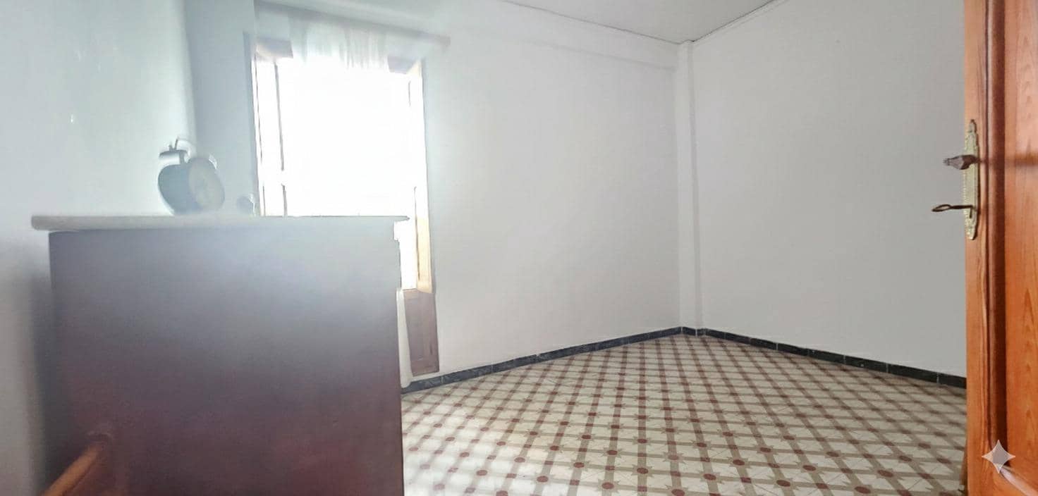 4 slaapkamer Rijtjeshuis te koop in Bellreguard - € 150.000 (Ref: 9593309)