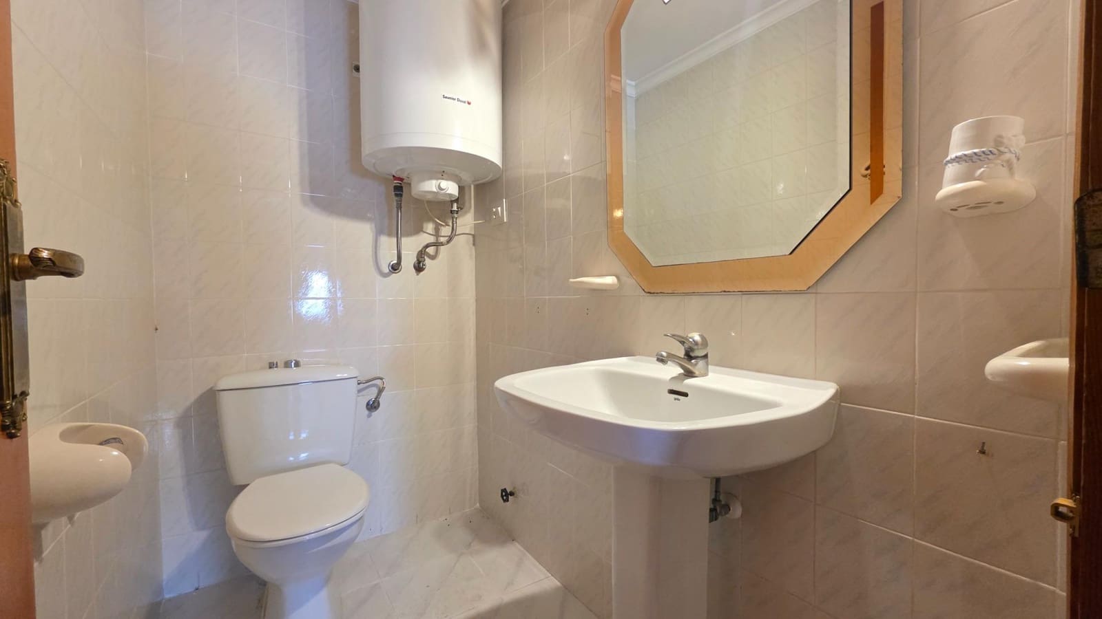 4 bedroom Townhouse for sale in Oliva with garage - € 195,000 (Ref: 9611504)