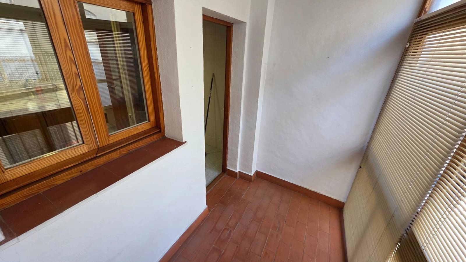 4 bedroom Townhouse for sale in Oliva with garage - € 195,000 (Ref: 9611504)