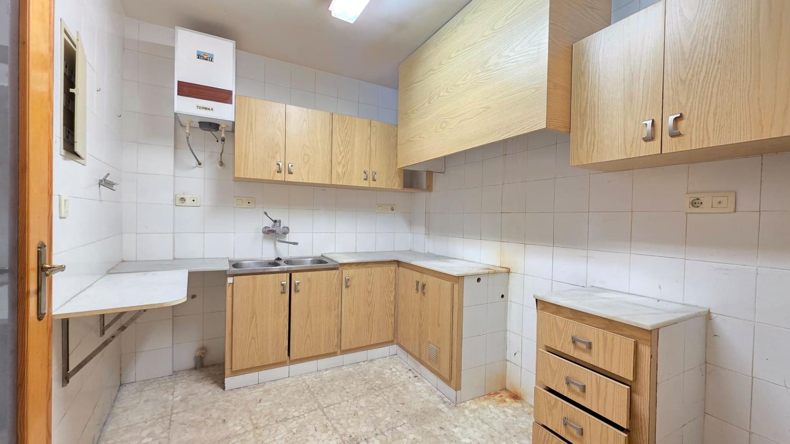 4 bedroom Townhouse for sale in Oliva with garage - € 195,000 (Ref: 9611504)