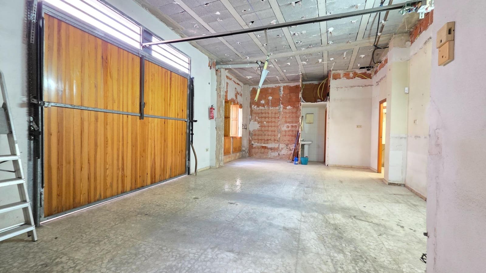 4 bedroom Townhouse for sale in Oliva with garage - € 195,000 (Ref: 9611504)