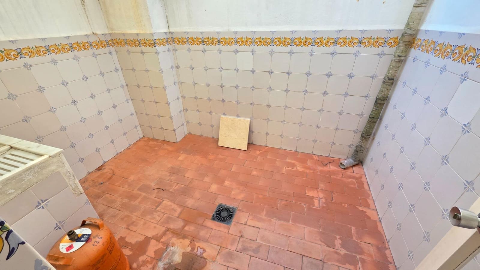 4 bedroom Townhouse for sale in Oliva with garage - € 195,000 (Ref: 9611504)