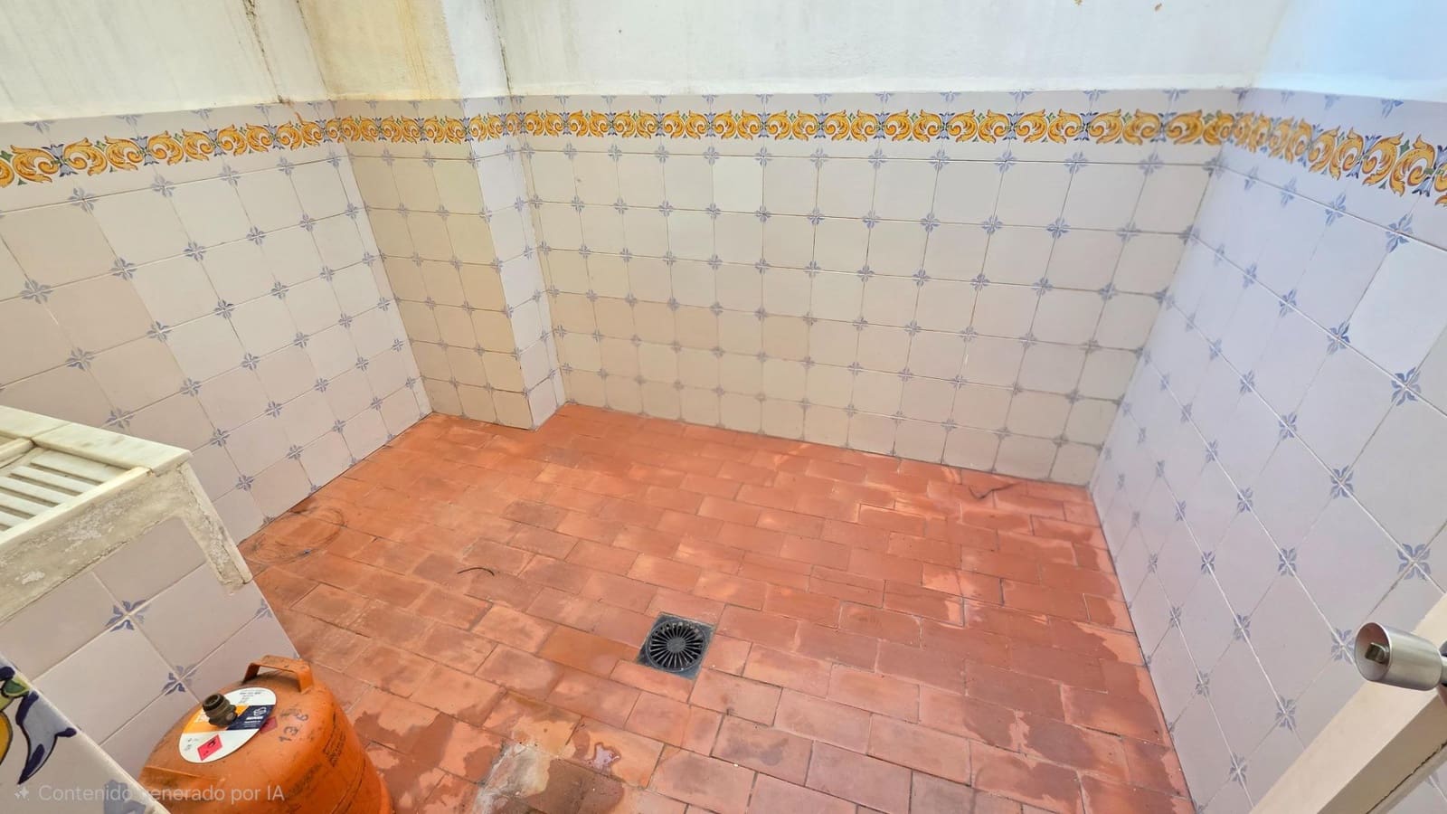 4 bedroom Townhouse for sale in Oliva with garage - € 195,000 (Ref: 9611504)