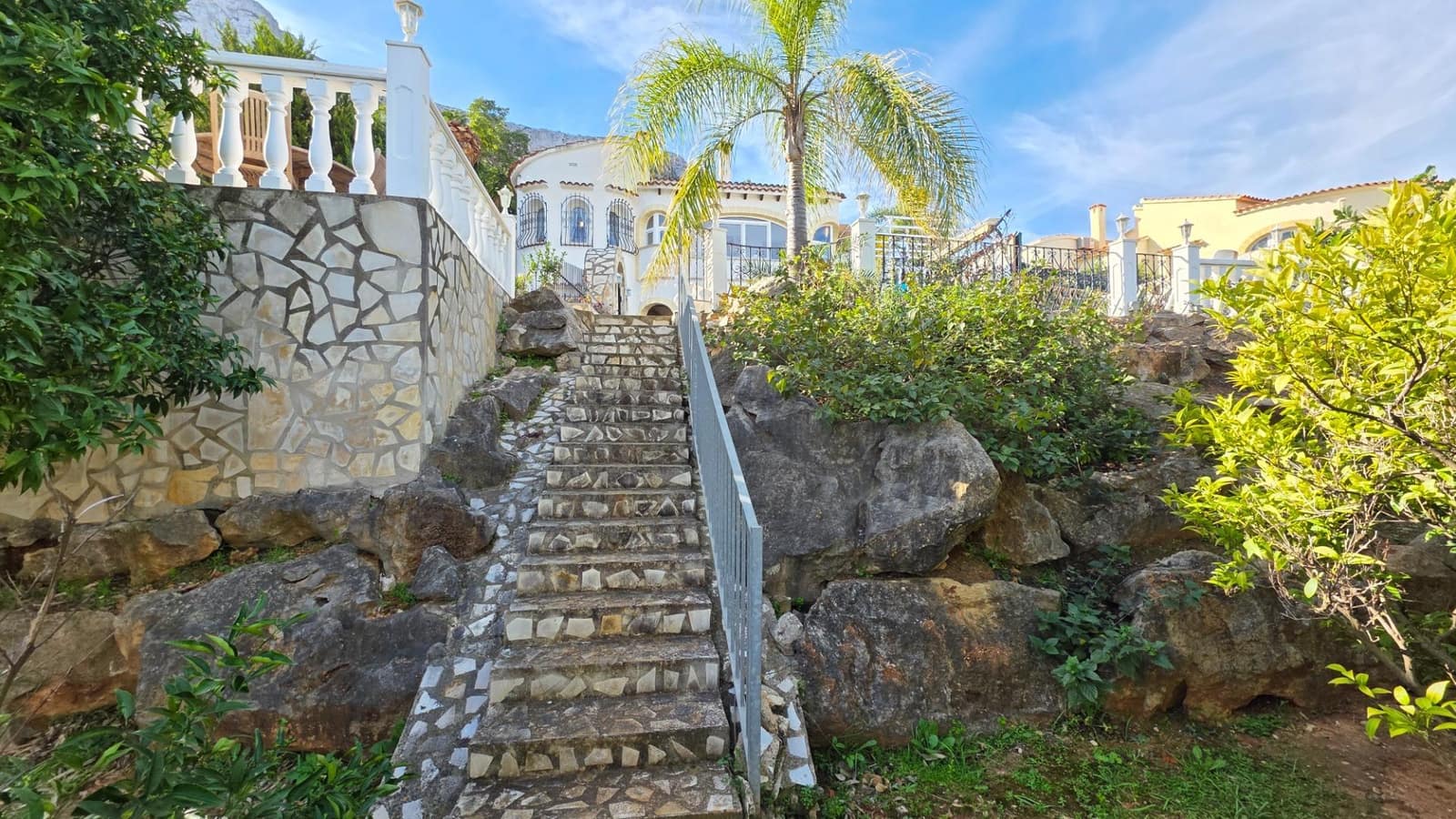 4 slaapkamer Villa te koop in Denia met zwembad garage - € 565.000 (Ref: 9629937)