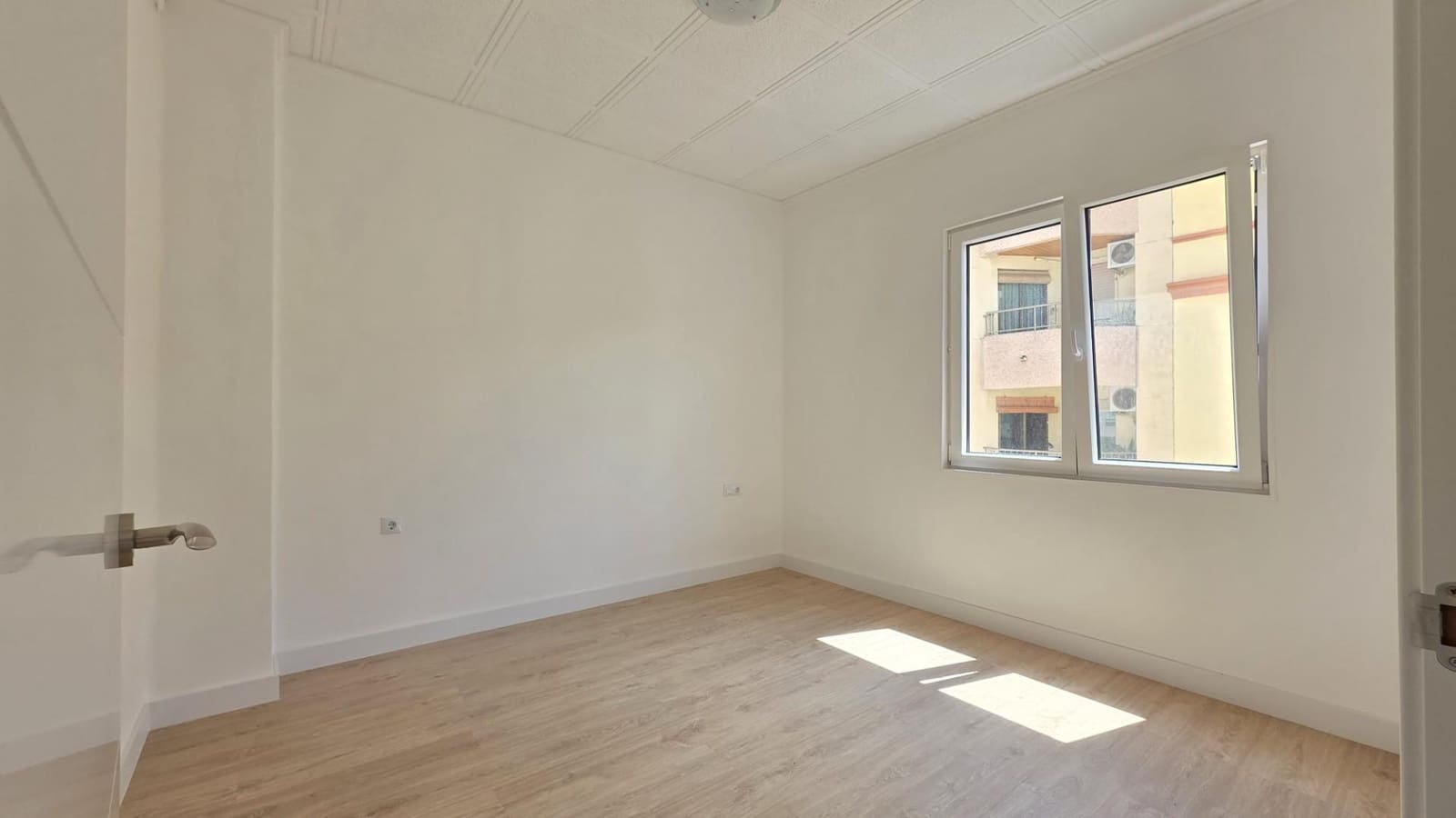 3 bedroom Flat for sale in Oliva - € 115,000 (Ref: 9669721)